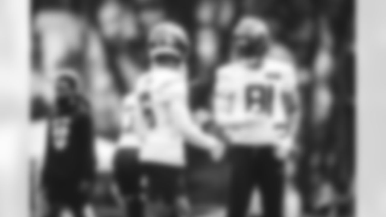 WR Jeff Smith & TE Lawrence Cager