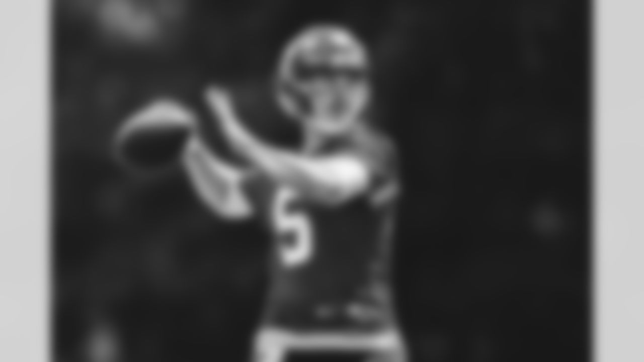 QB Mike White