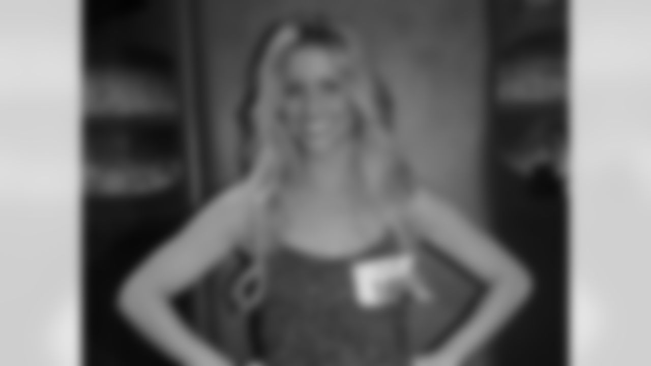 Jennifer- 2009 Flight Crew Member Photos