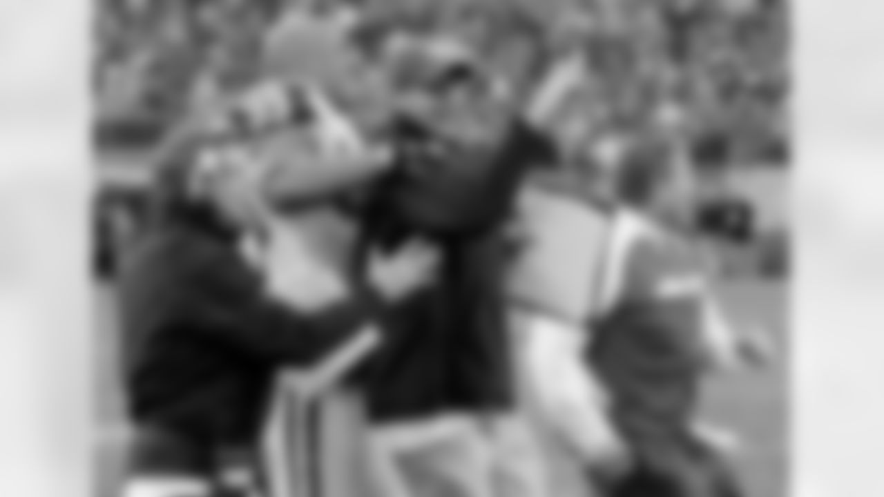 2010 Week 10 Jets vs Browns Game Photos