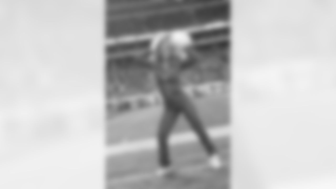 New York Jets Flight Crew: Jets vs Patriots