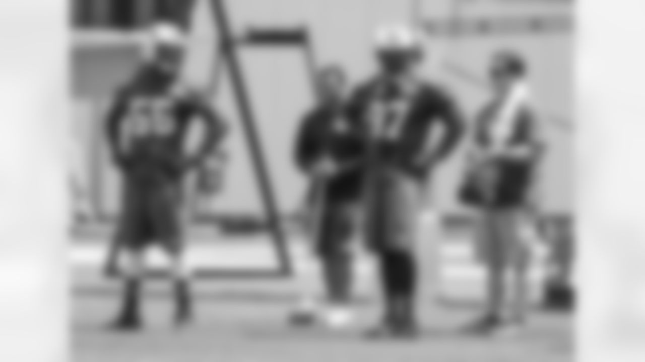 LB - Lorenzo Mauldin and LB - Calvin Pace