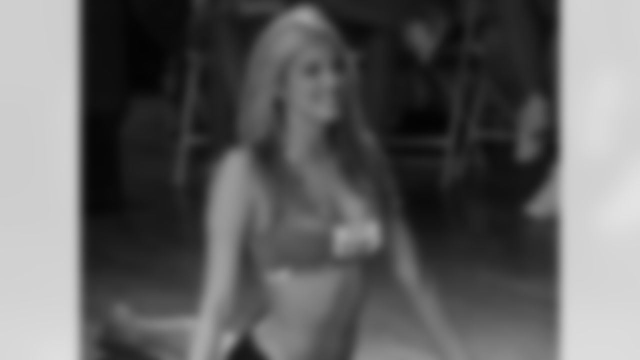 Amanda P. 2009 Flight Crew Member Photos