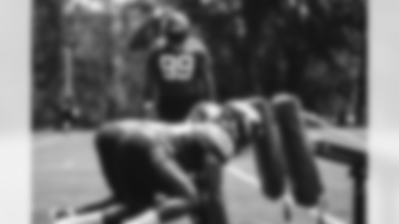 DL Vinny Curry