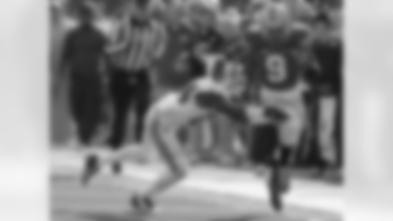 A deep ball threat during his career as a Buckeye, Smith totaled 30 touchdowns in four years – including a career-best 12, with 931 yards on just 33 catches, as a senior in 2014.