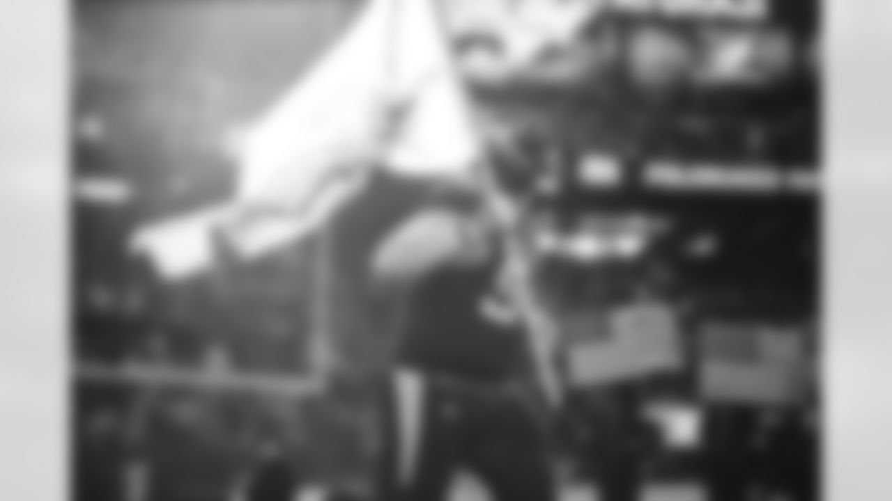E_SNY_8795