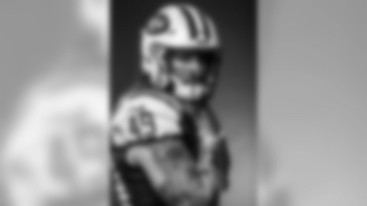 49 Dylan Donahue (LB)