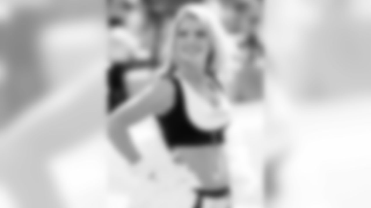 Ryann 2009 Flight Crew Member Photos