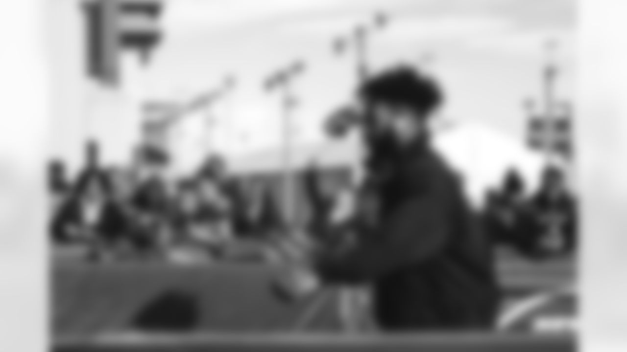 E_SNY10026
