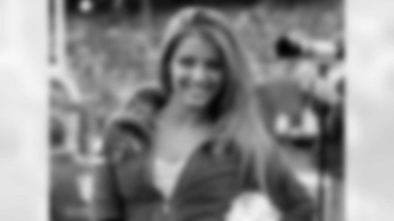2009 Week 11 Jets vs Panthers Flight Crew Photos