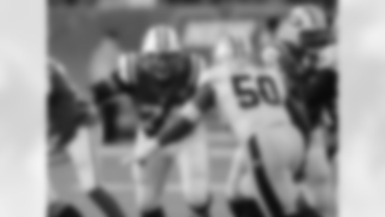 Center Nick Mangold