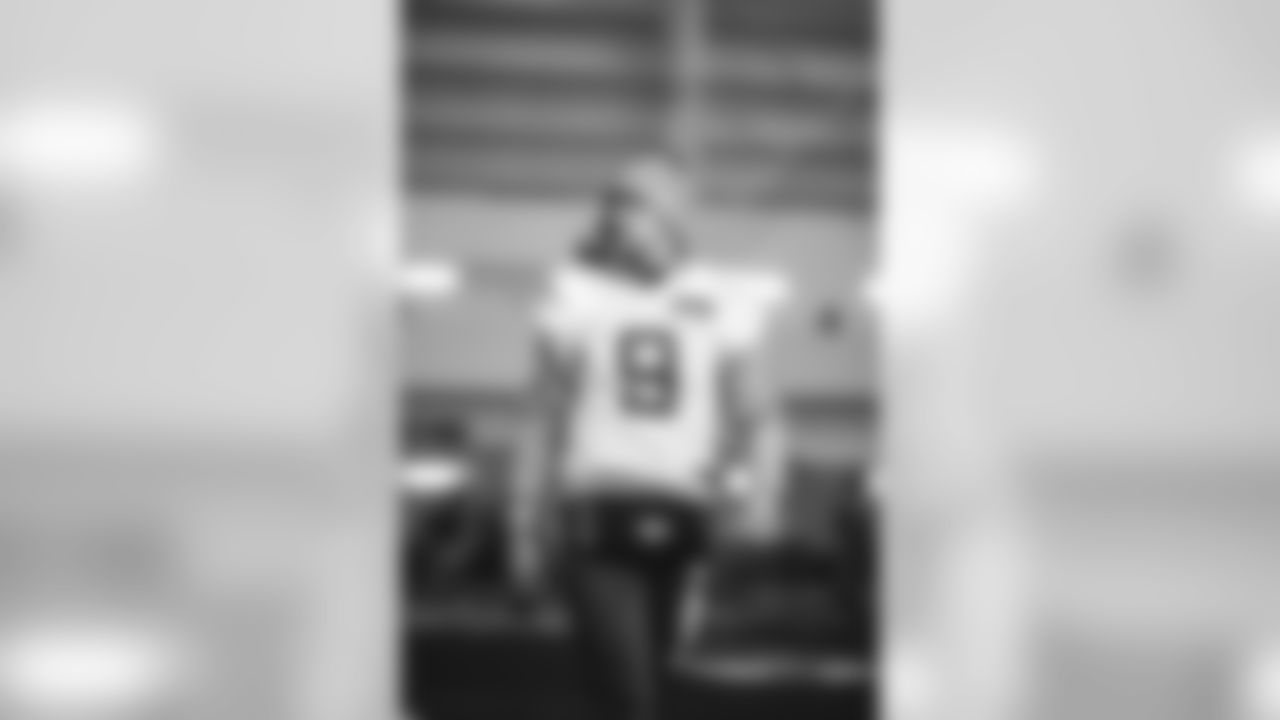 E_SNY_8144