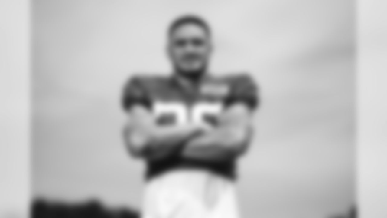Valentine Holmes