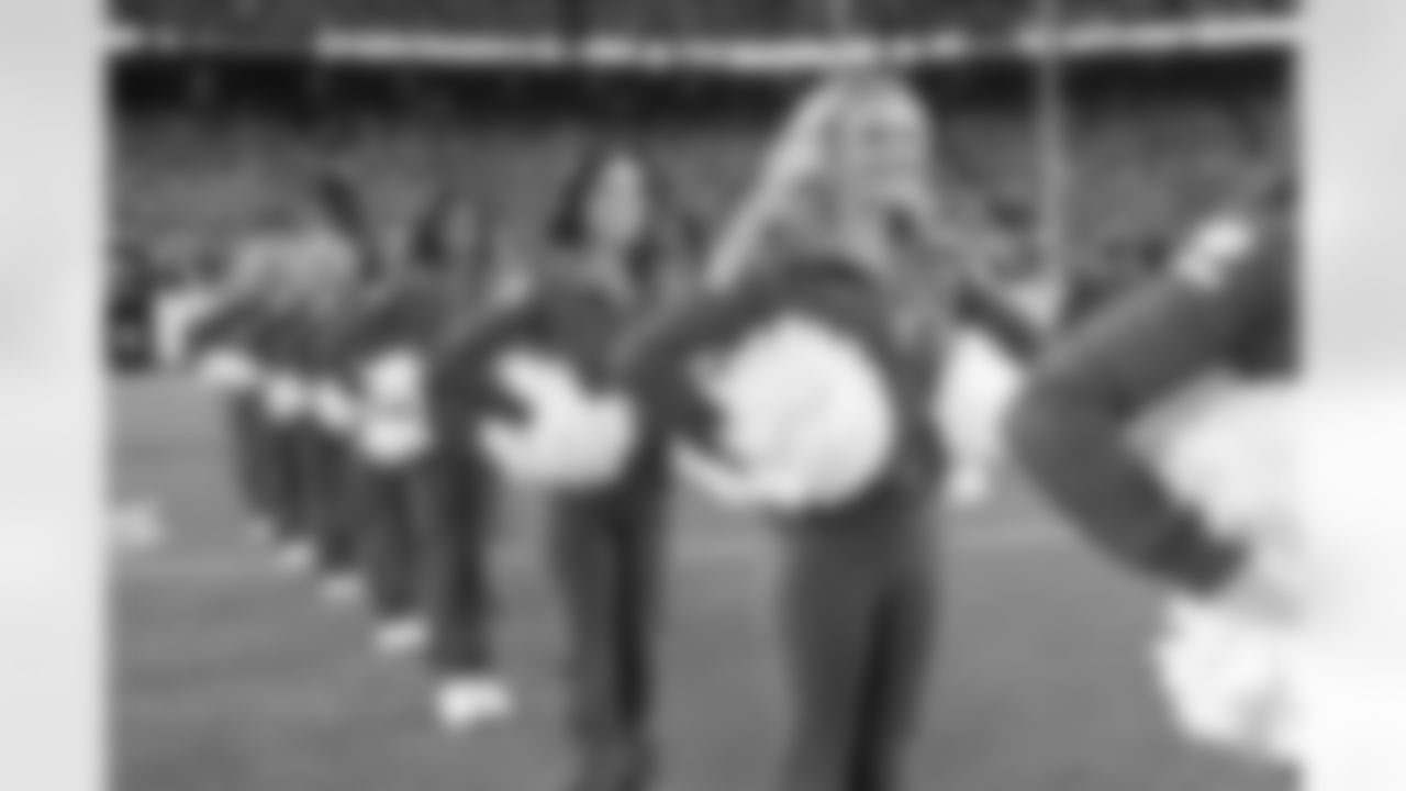 New York Jets Flight Crew: Jets vs Patriots