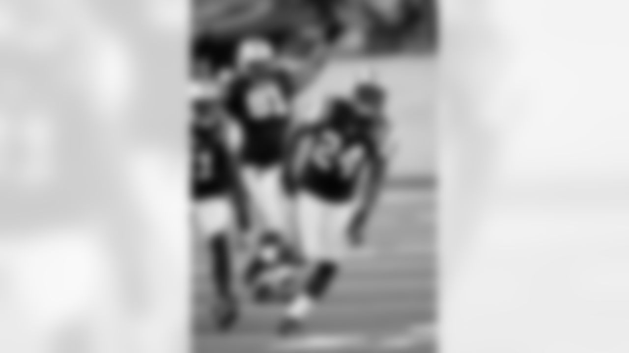 Darrelle Revis Photos