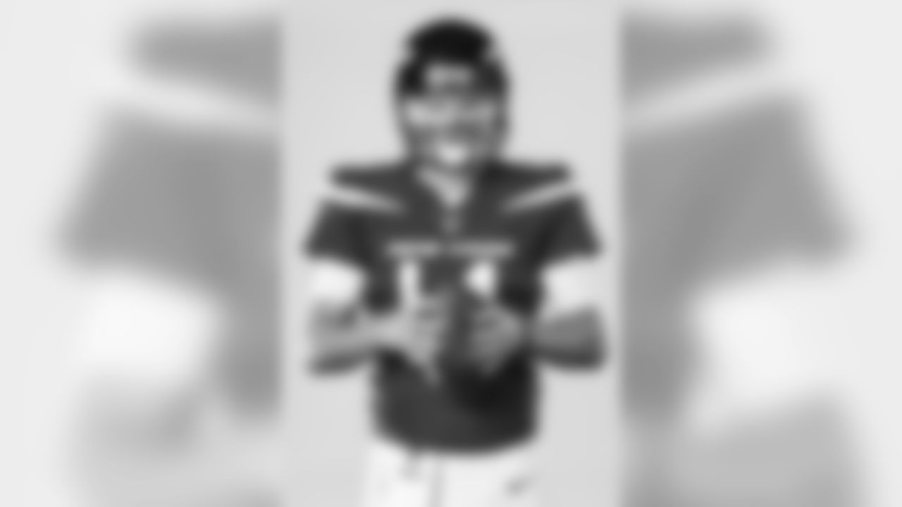 QB Sam Darnold