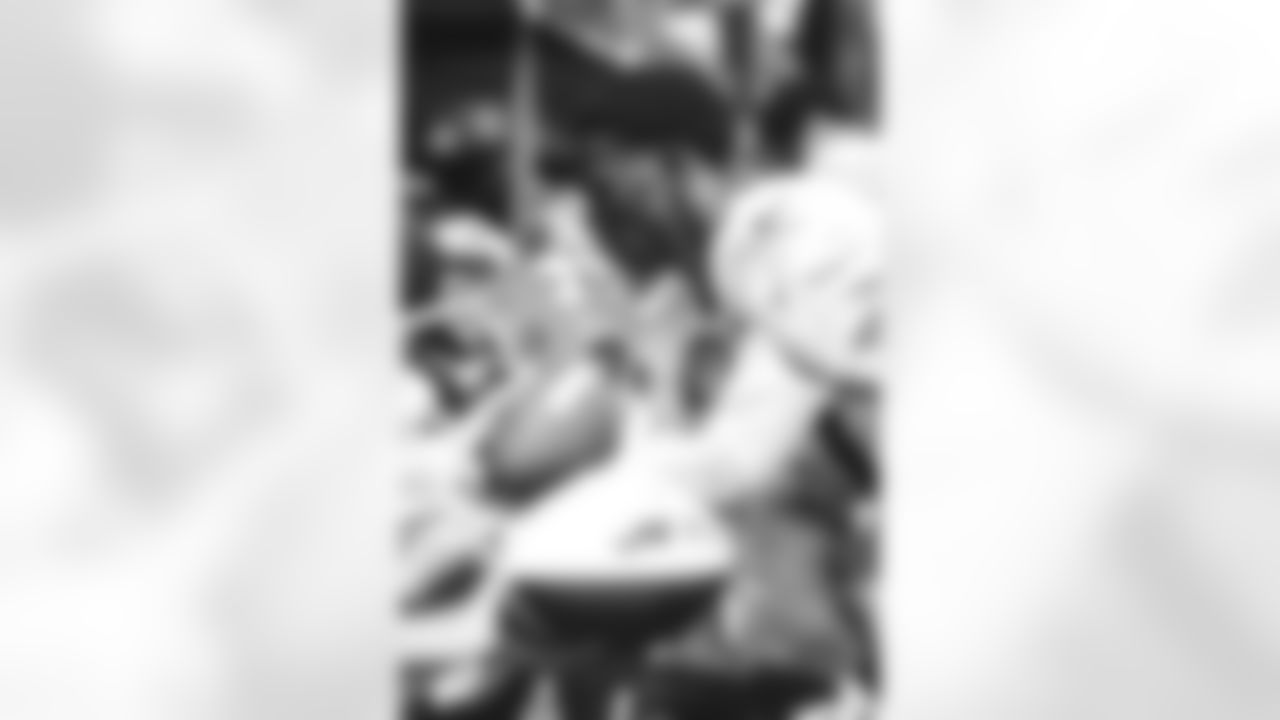 JB1_9844