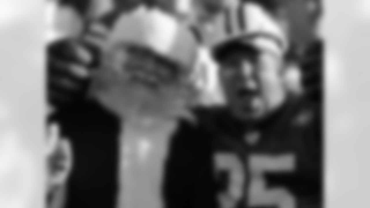 2009 Week 12 Jets vs Panthers Photos