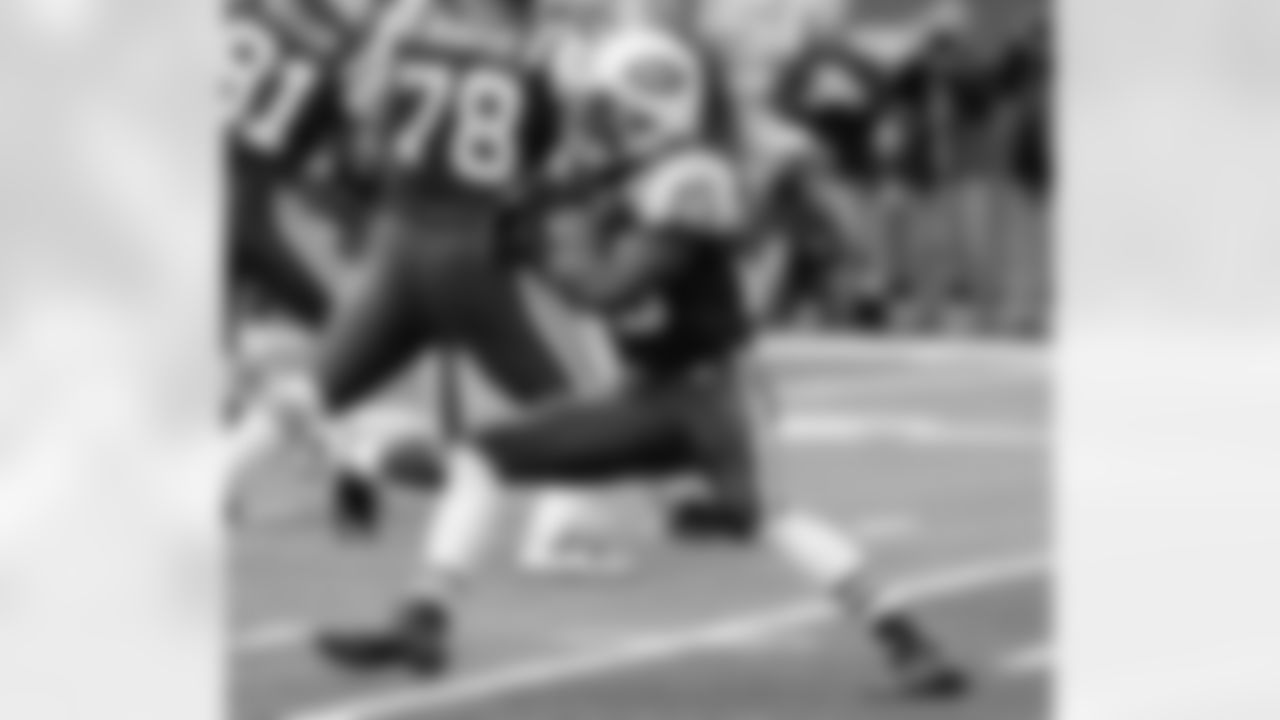2010 Week 17 Jets vs Bills Game Photos