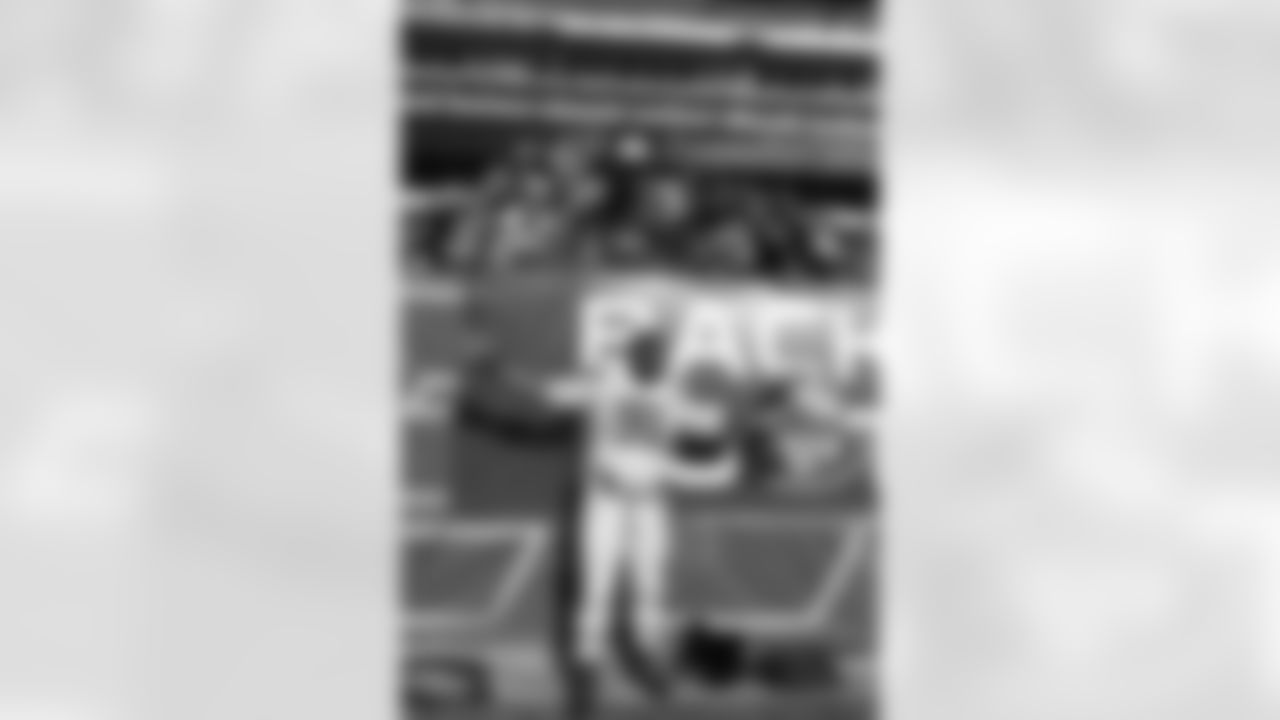 Richardson thanks the fans for their support.