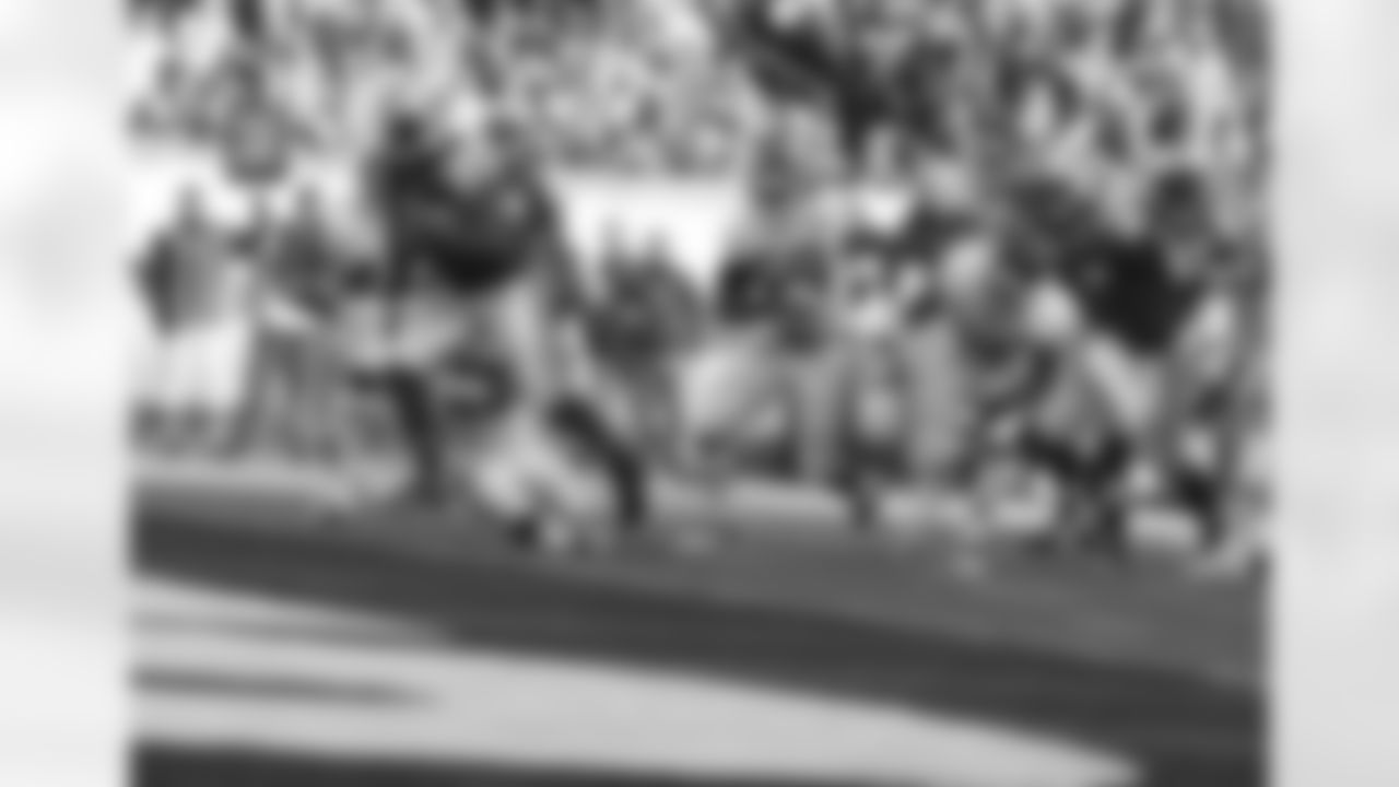 2011 Regular Season Week 14 Jets vs. Chiefs Game Photos