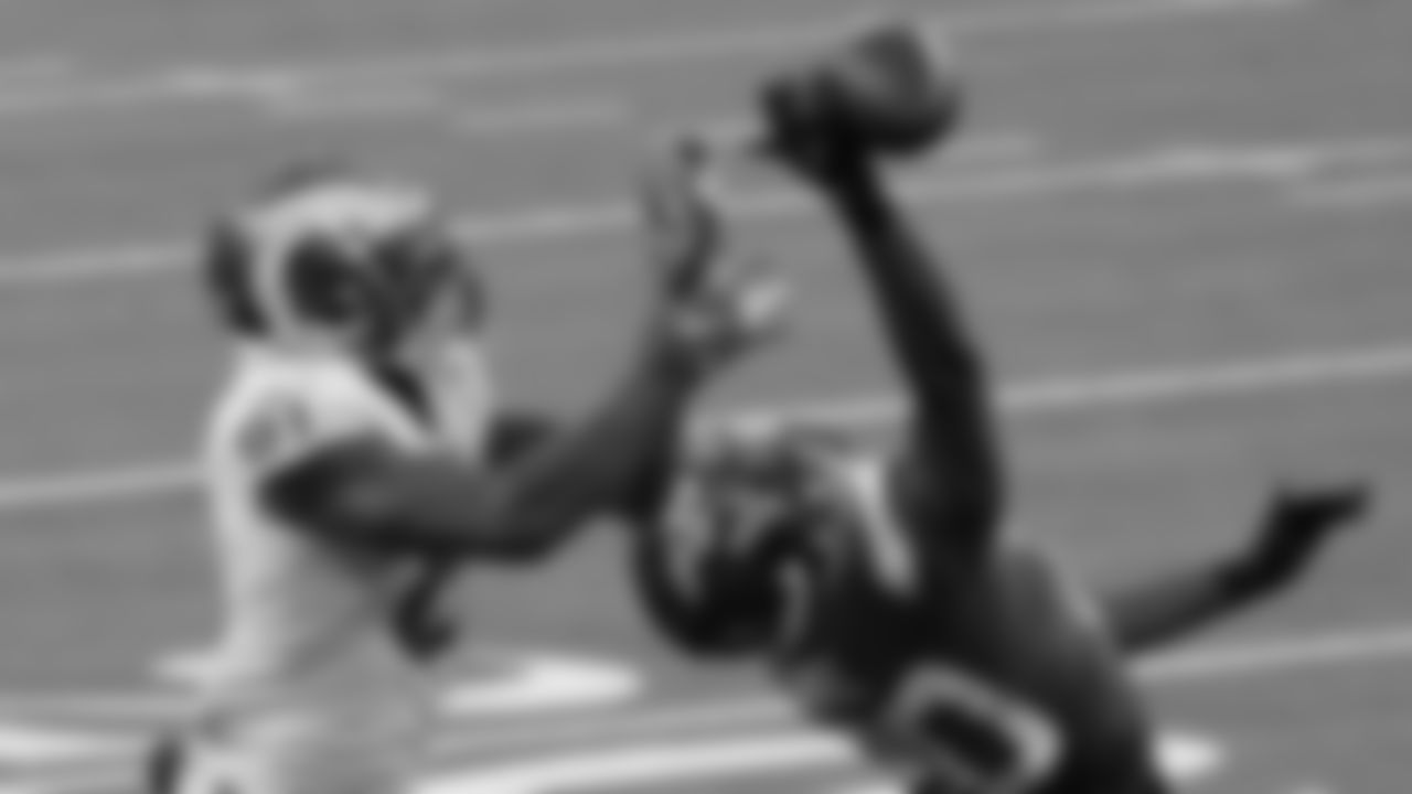 AP20356031172122-defense-highlight-thumb