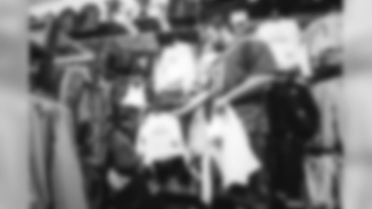 E_SNY_3329