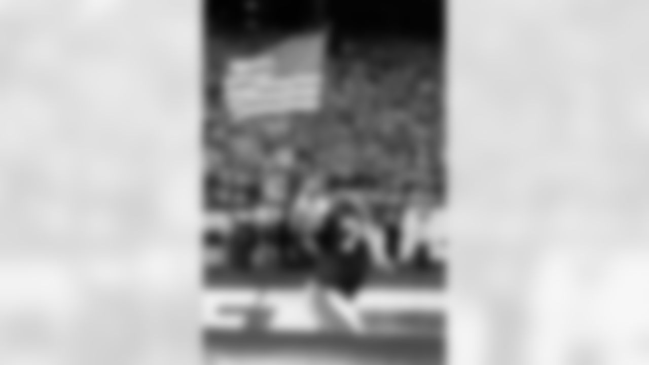 Nick Mangold Photos