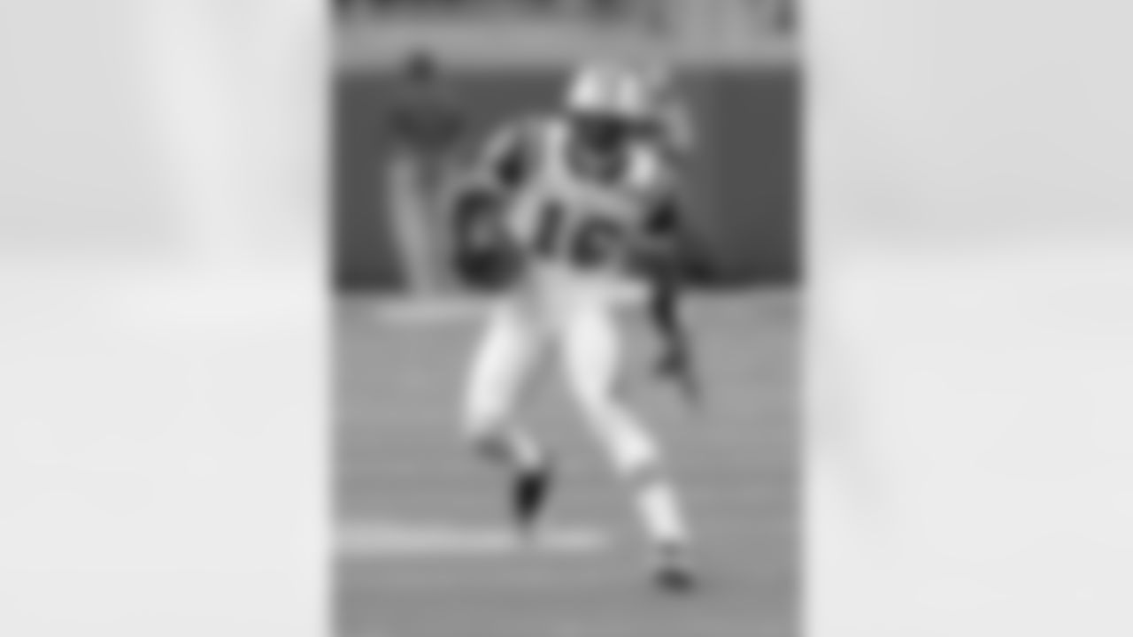 2010 Week 9 Jets vs Lions Game Photos