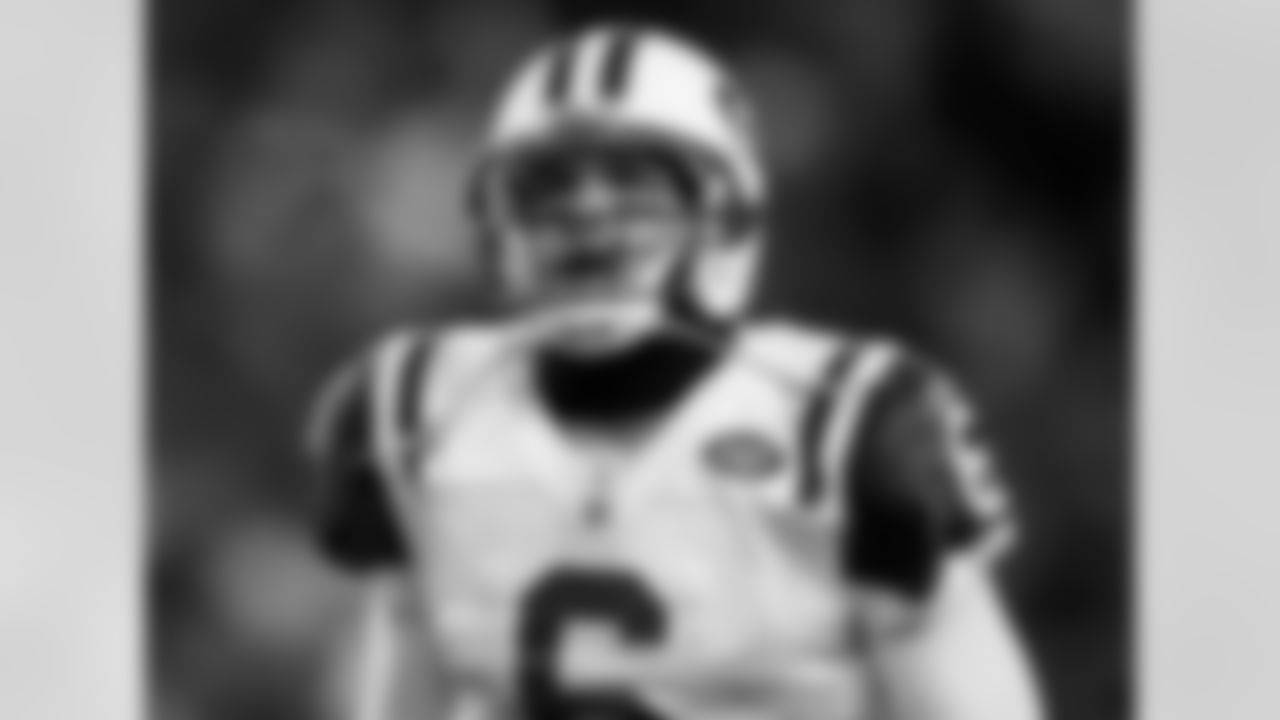 2010 Week 13 Jets vs Patriots Game Photos