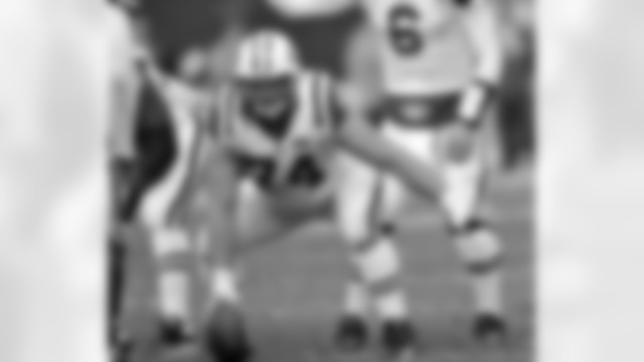 Nick Mangold Photos