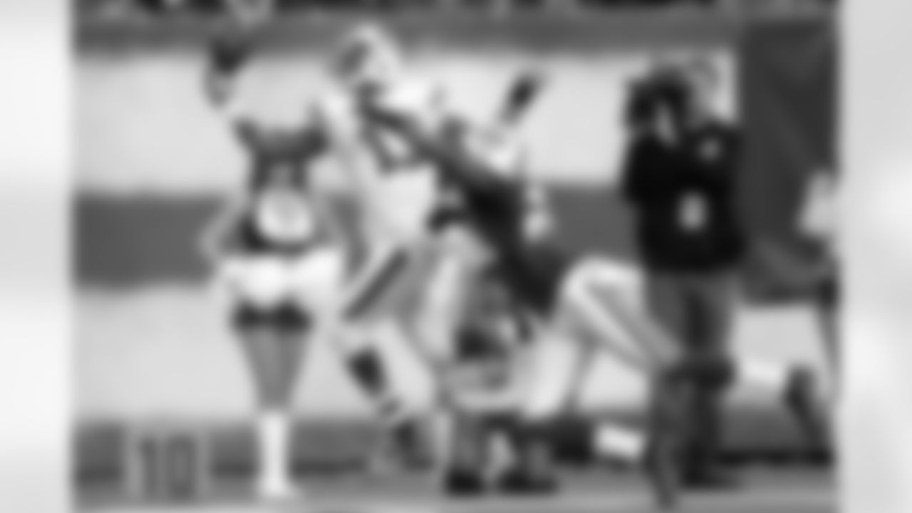 Darrelle Revis Photos