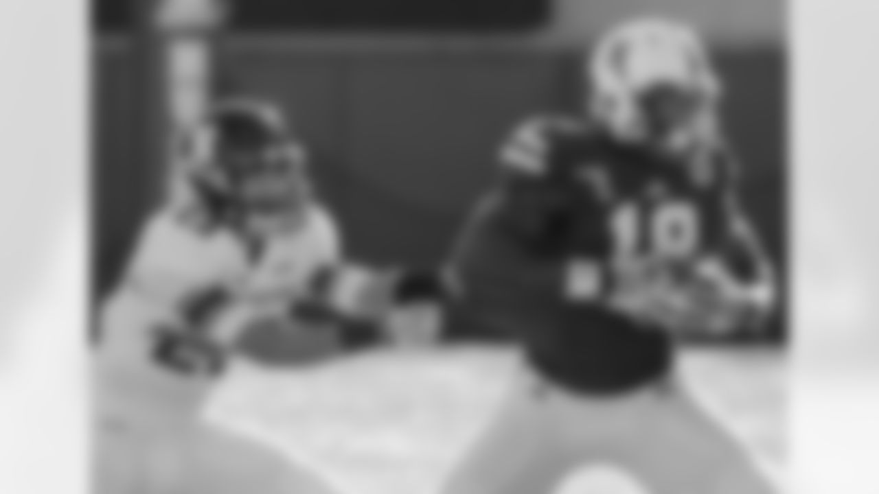 School single-season TD record (12)