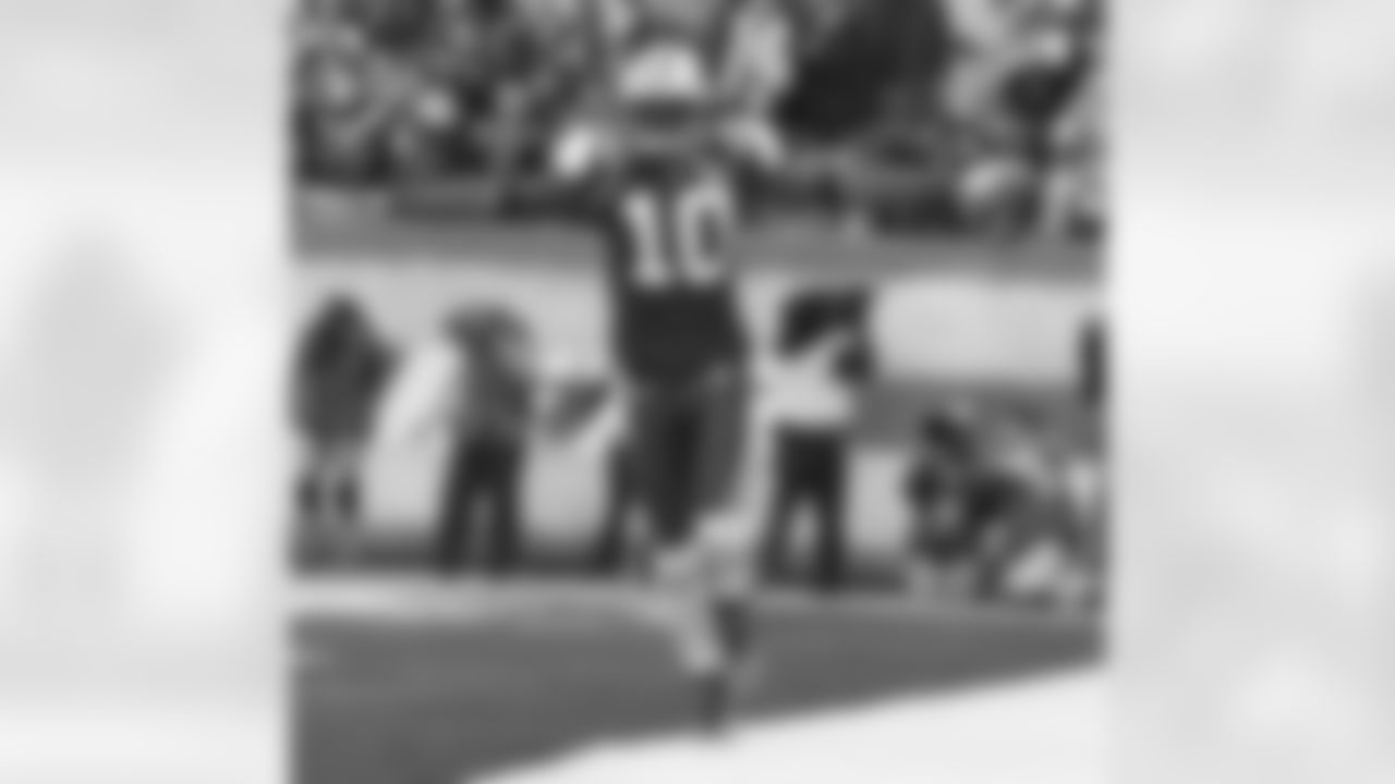 2010 Week 17 Jets vs Bills Game Photos