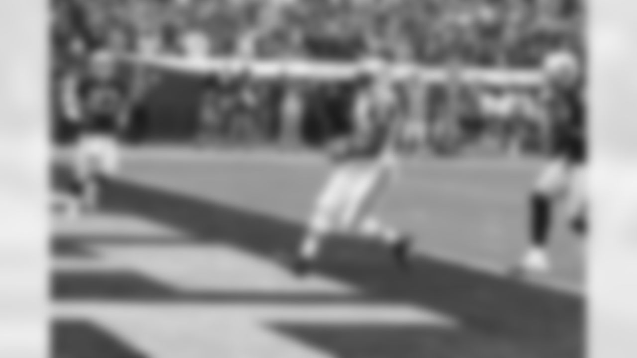 LaDainian Tomlinson Photos