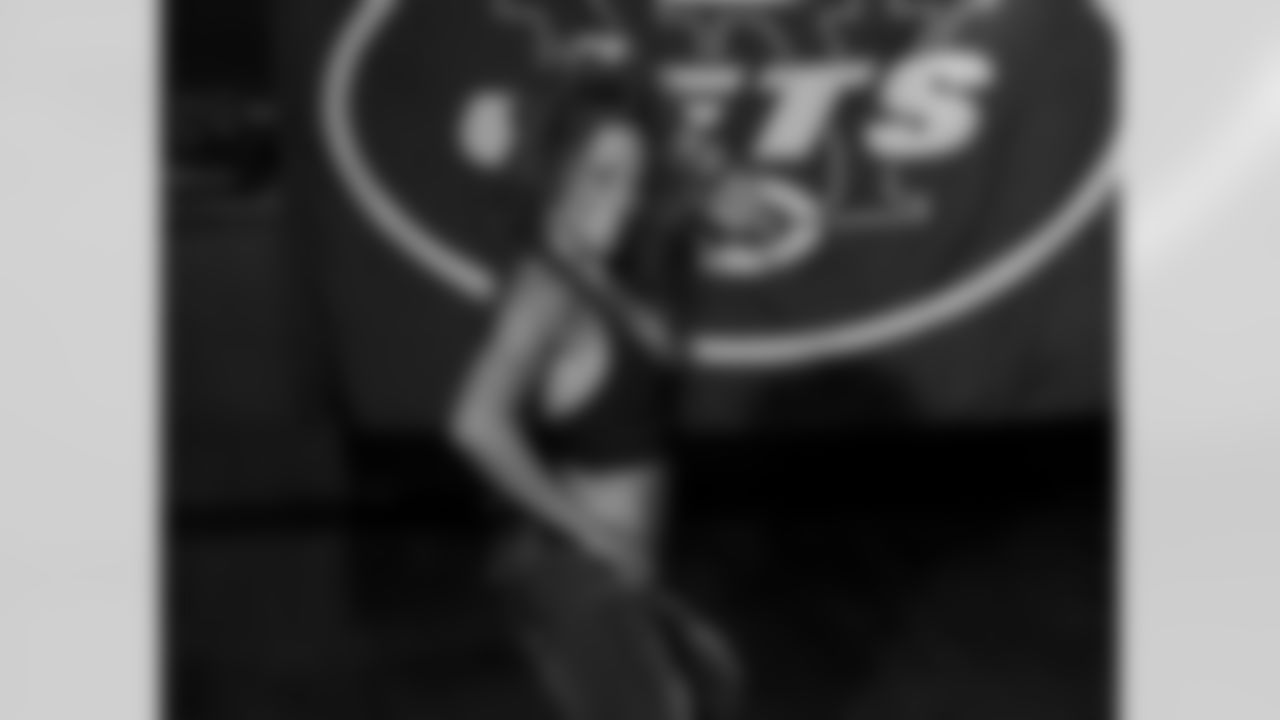 2009 Flight Crew Final Audition Photos