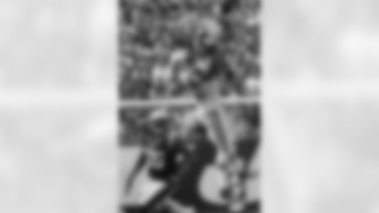 Dustin Keller Photos