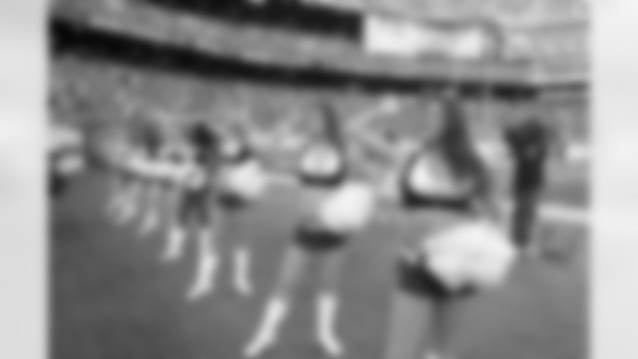 New York Jets Flight Crew: Jets vs Bills