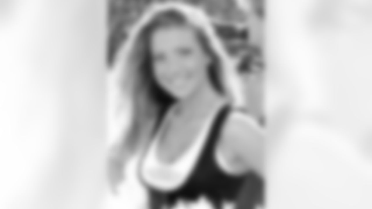 Danielle B. 2009 Flight Crew Member Photos