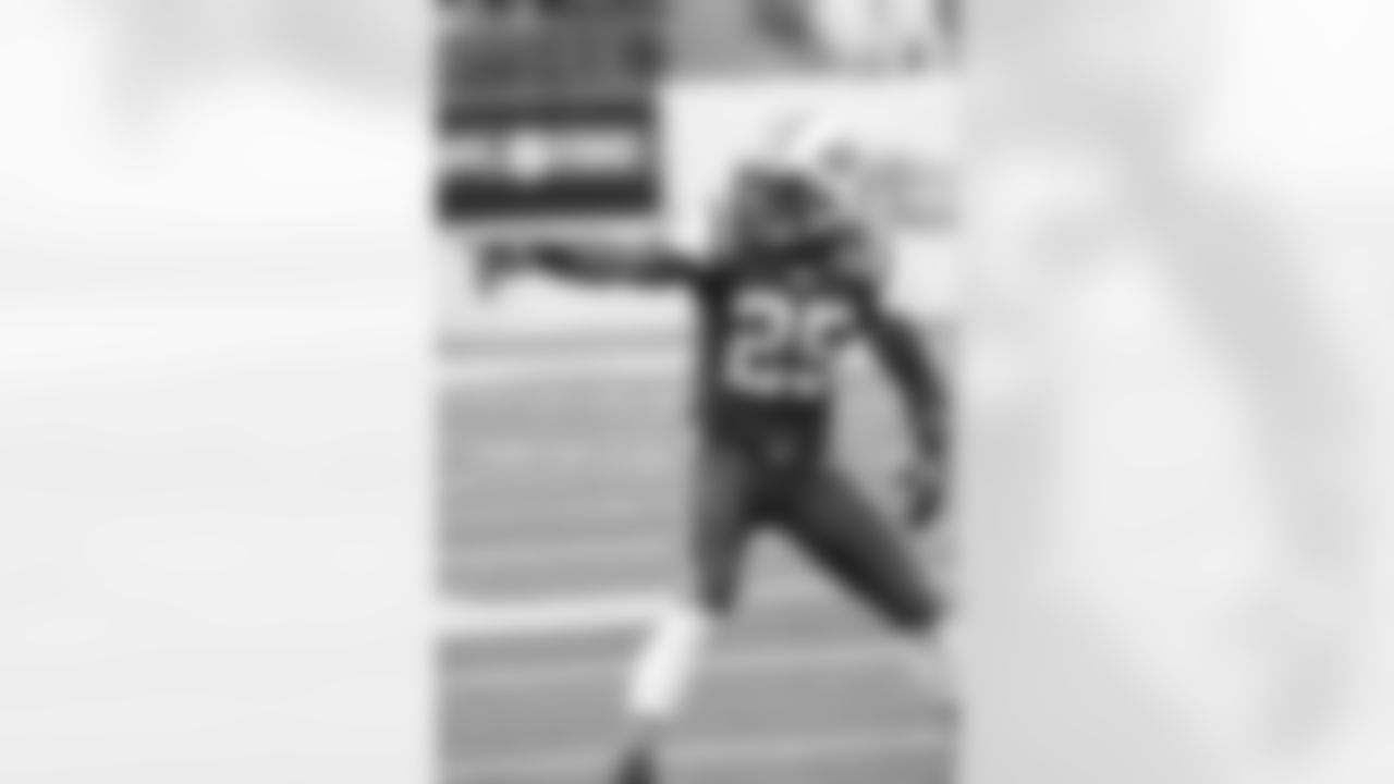 Joe Mcknight Photos