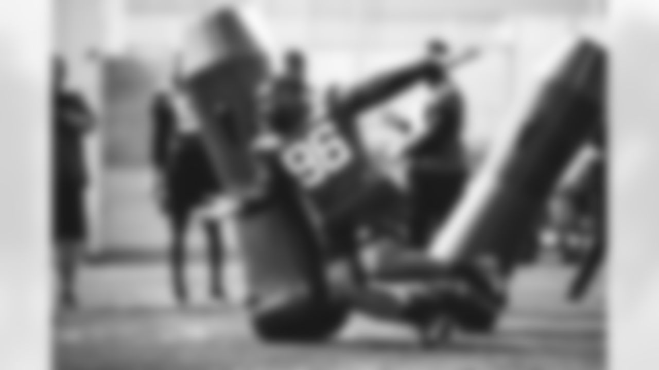 E_SNYL0016