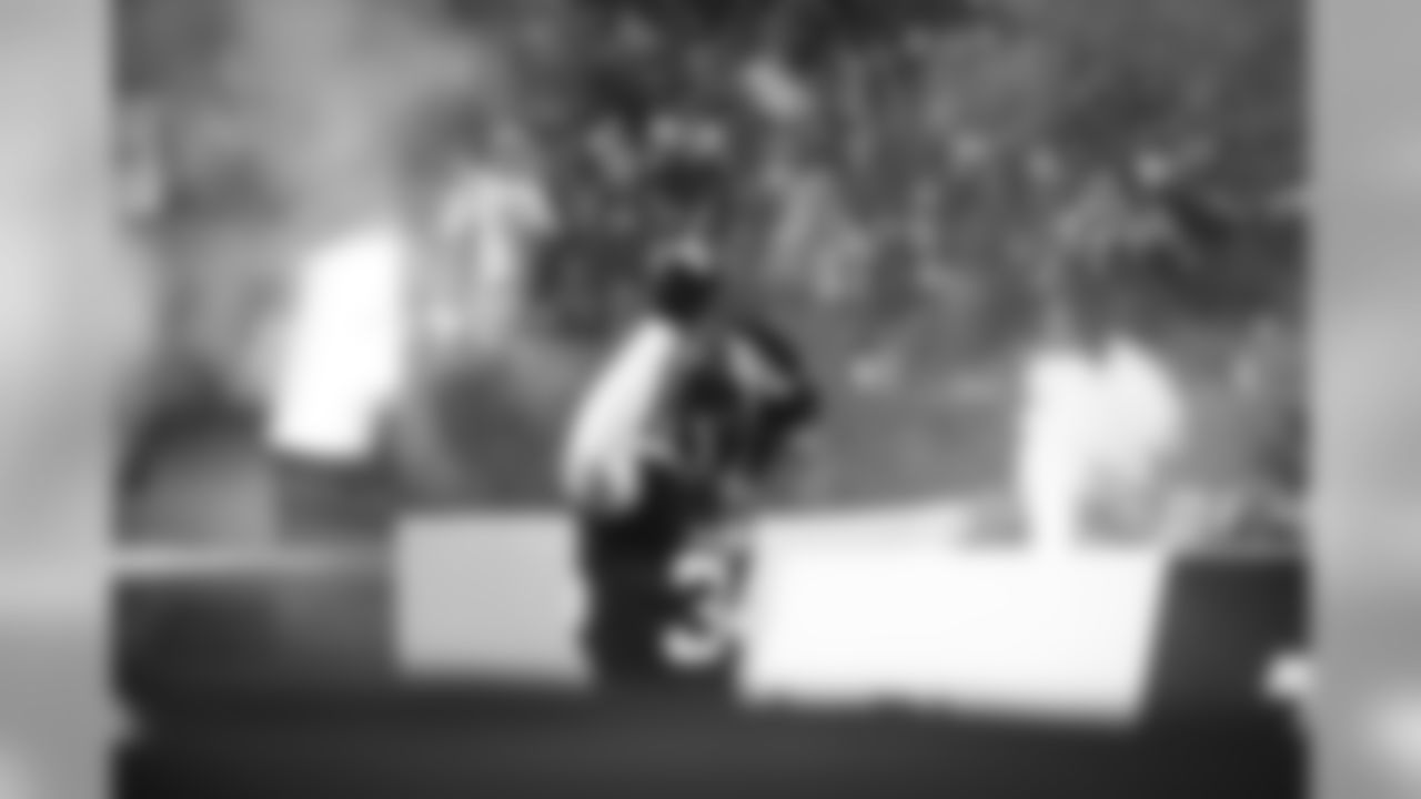 E_SNY_8587