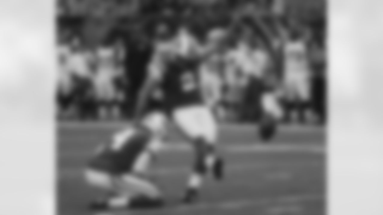 K Nick Folk was a perfect 3-3 during the preseason. He battled out rookie kicker Andrew Furney for the starting job.
