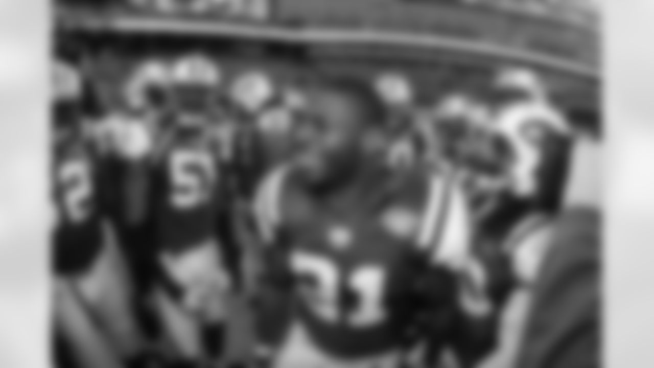 2011 Regular Season Week 14 Jets vs. Chiefs Game Photos