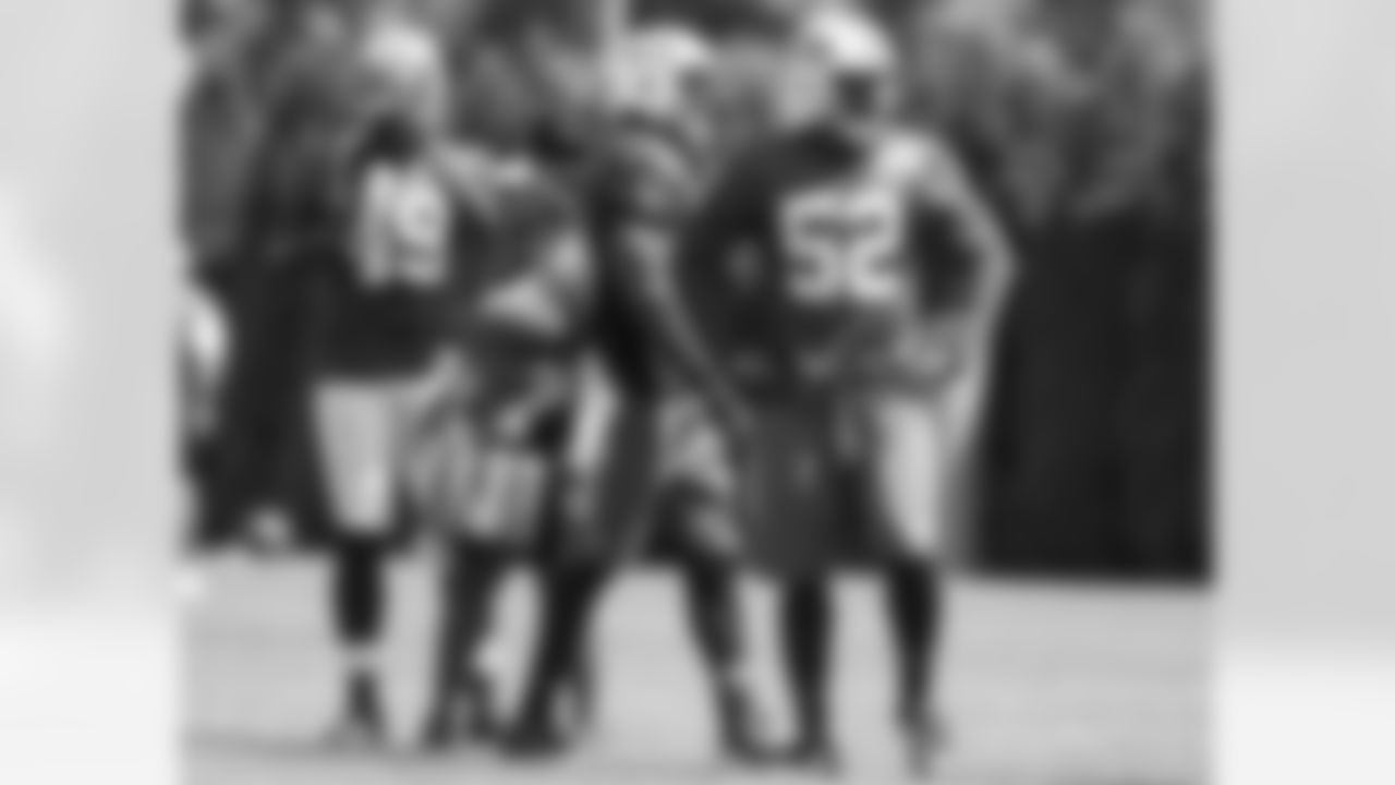 LB David Harris