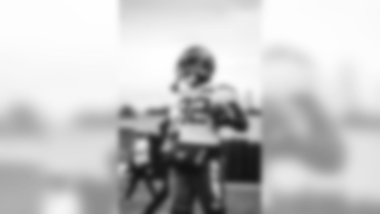 E_SNY_8557