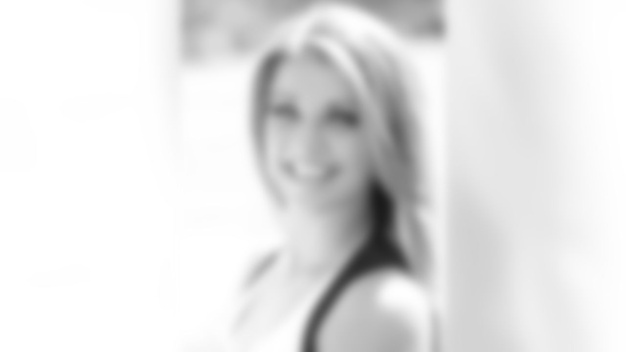 Ashley 2009 Flight Crew Member Photos