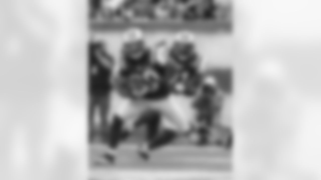 2011 Regular Season Week 7 Jets vs. Chargers Game Photos