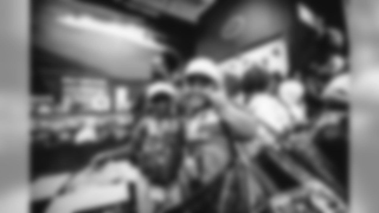 E_SNY_3553