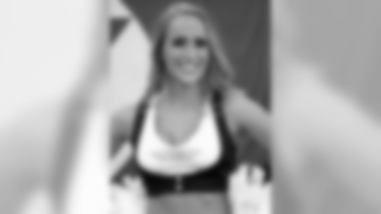 Amanda C. 2009 Flight Crew Member Photos